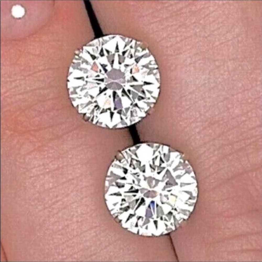 7mm 1.25 ct Round Brilliant Cut Stud Earrings - Picture 2 of 14